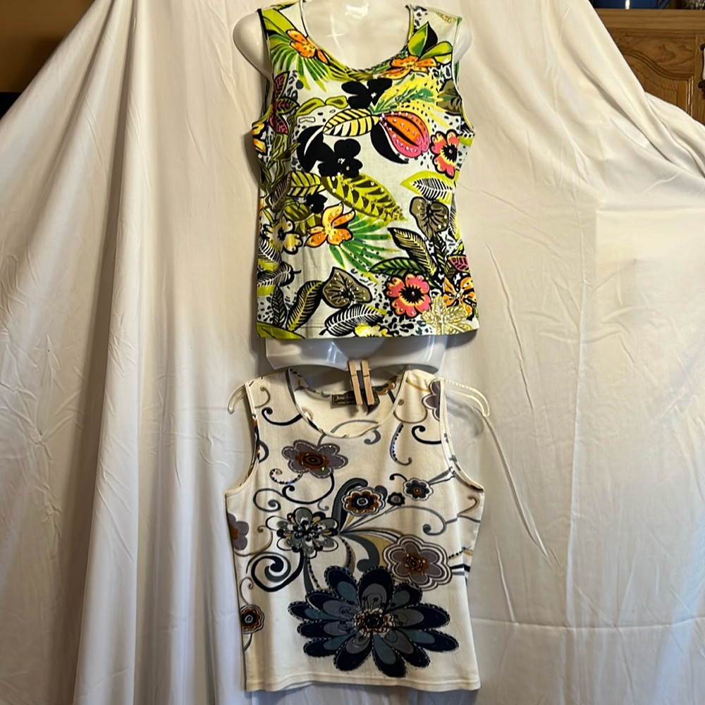 Women’s Vintage colorful embellished sleeveless Jane Ashley tops size small (2)